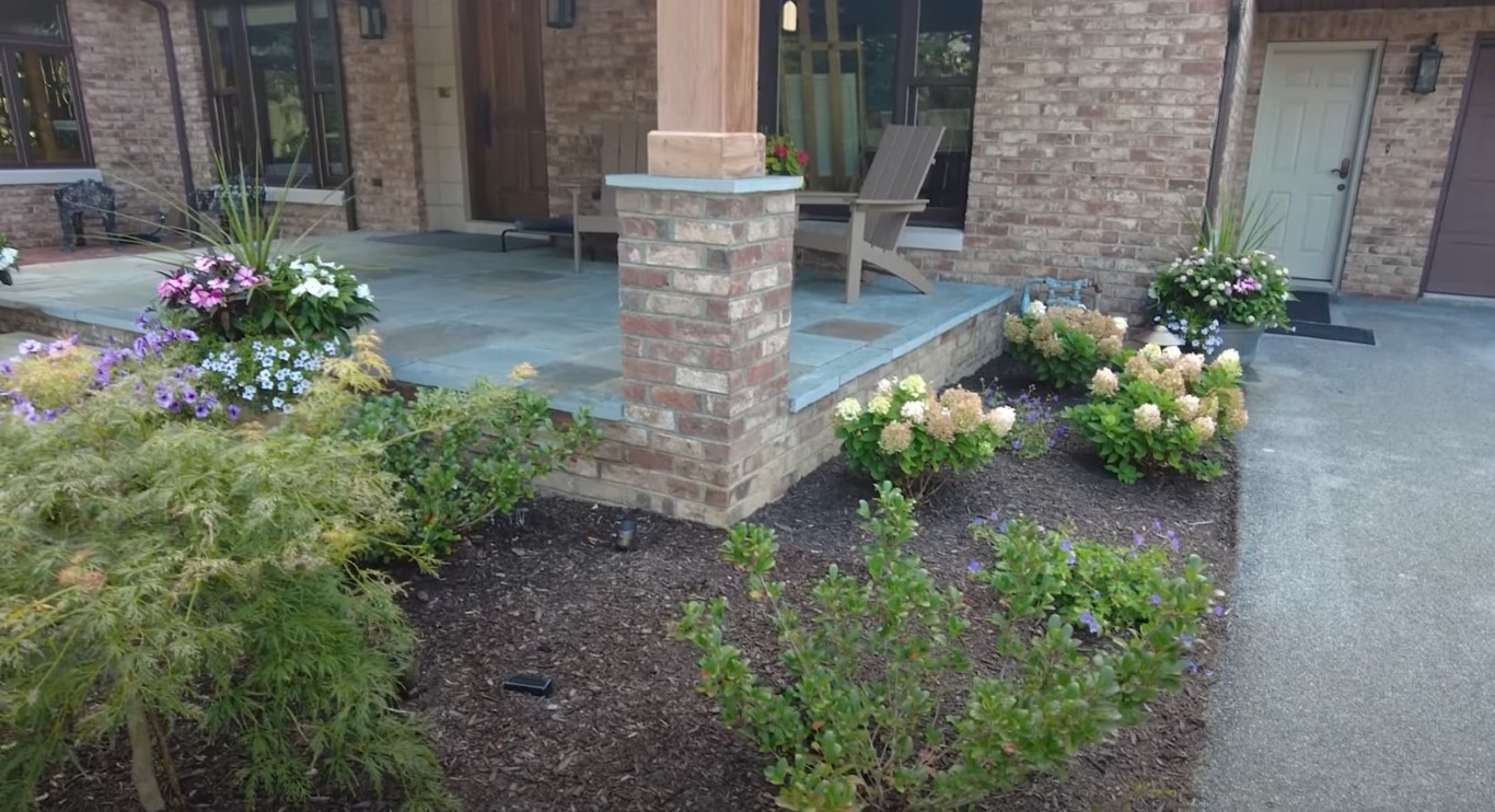 Outdoor landscape lighting installation in DeSoto, TX